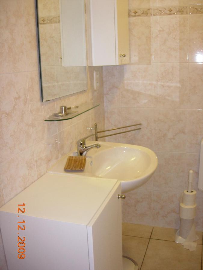 Apartment De L'eau D'heure C23 Commodore Les Josephines *